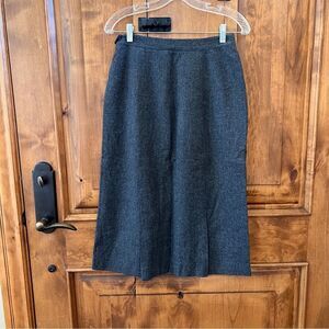 Vintage Pendleton Grey Wool Skirt fits like a 8 Size 14